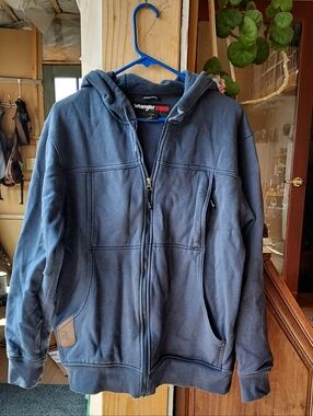 Wrangler Hooded Zip-Up Jacket in Navy
